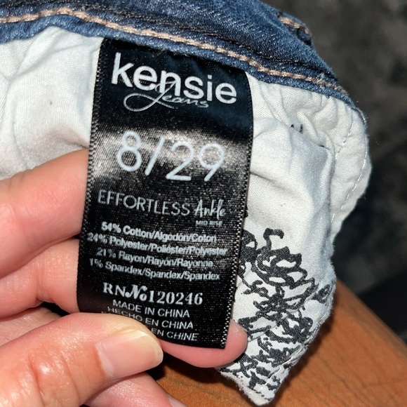 Kensie women’s effortless ankle Blue Distressed Jeans size 8 - Picture 5 of 7